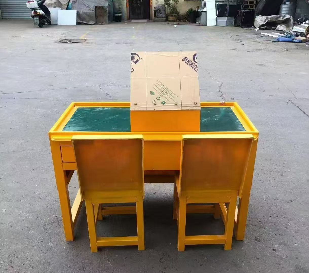 龙口防静电导通桌井下煤矿火工品发放桌：危险品流转的安全守护者